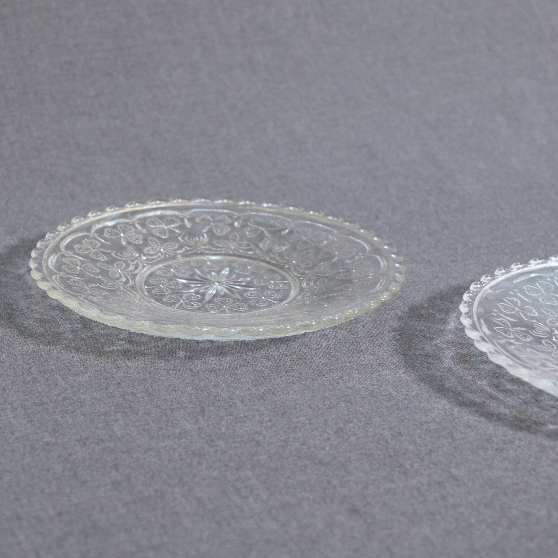 Nuutajärvi 1893/1977 Apila teekupin aluslautanen